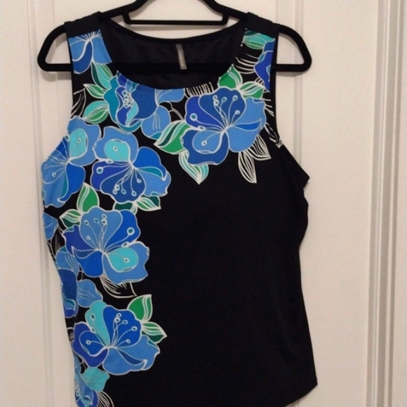 Lands End high neck tankini, in black with blue flowers. Excellent condition. - Picture 1 of 6